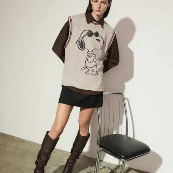 Zara Snoopy Vest - Picture 1 of 7